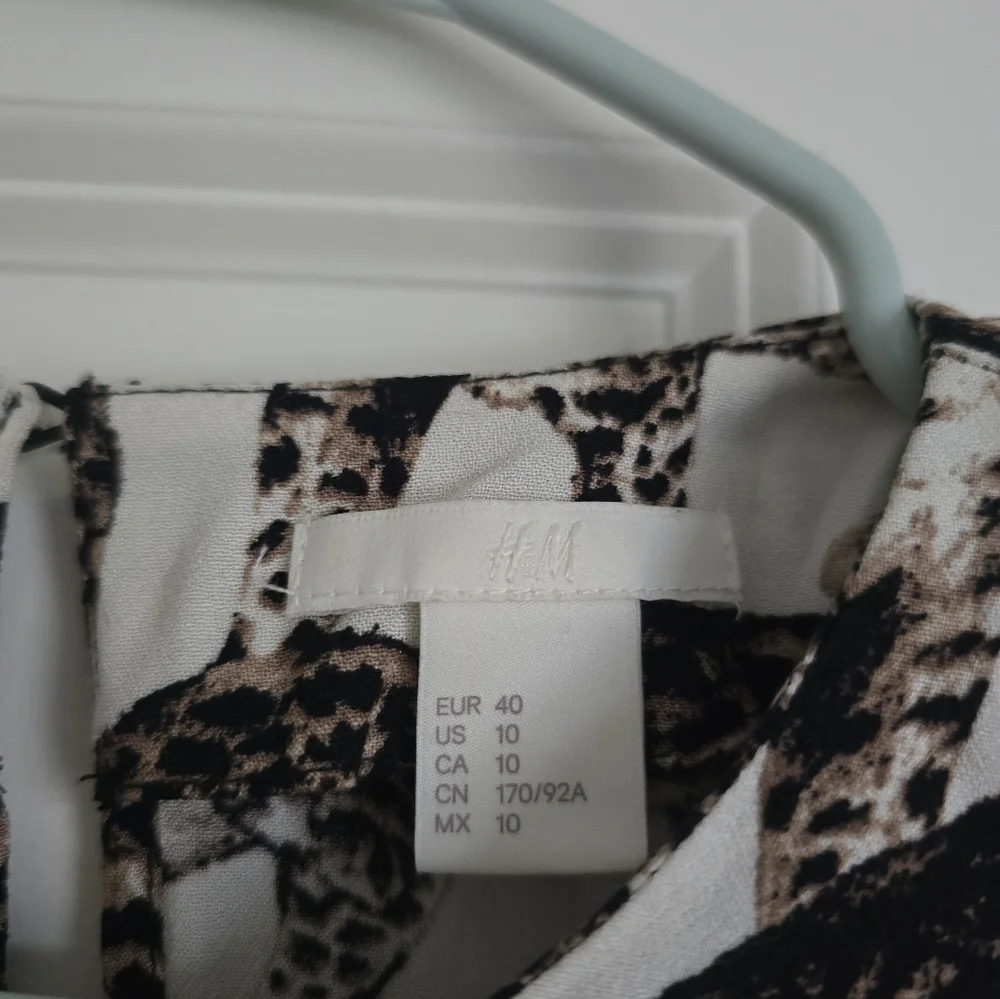 H&M Bengal Cat Print Novelty Dress Long Sleeve Animal Print EU 40 US 10 - Picture 12 of 16